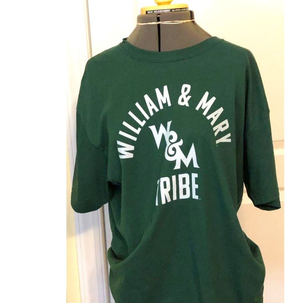 William & Mary Tribe T-Shirt Large